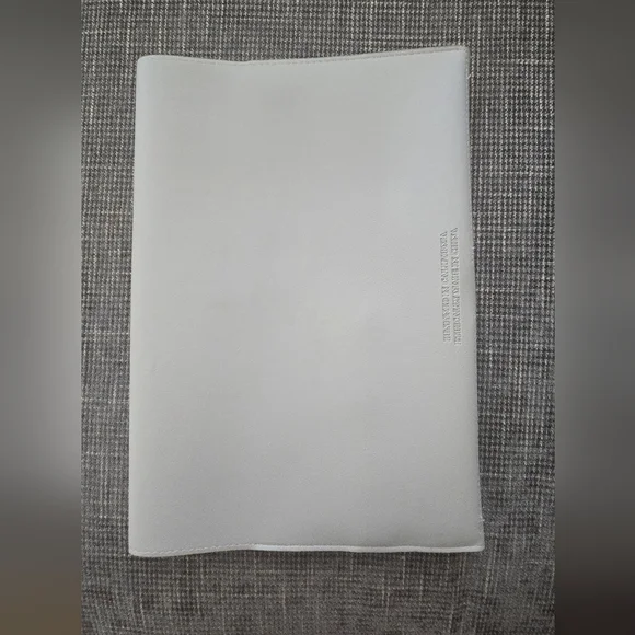 Gray Professional Portfolio By GLASS LADDER AND CO - Picture 3 of 6